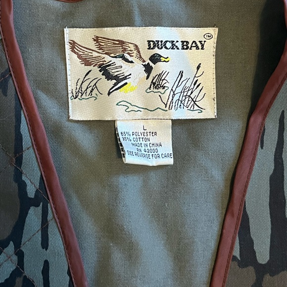 Duck Bay Size Large Camouflage Hunting Vest - Picture 2 of 7